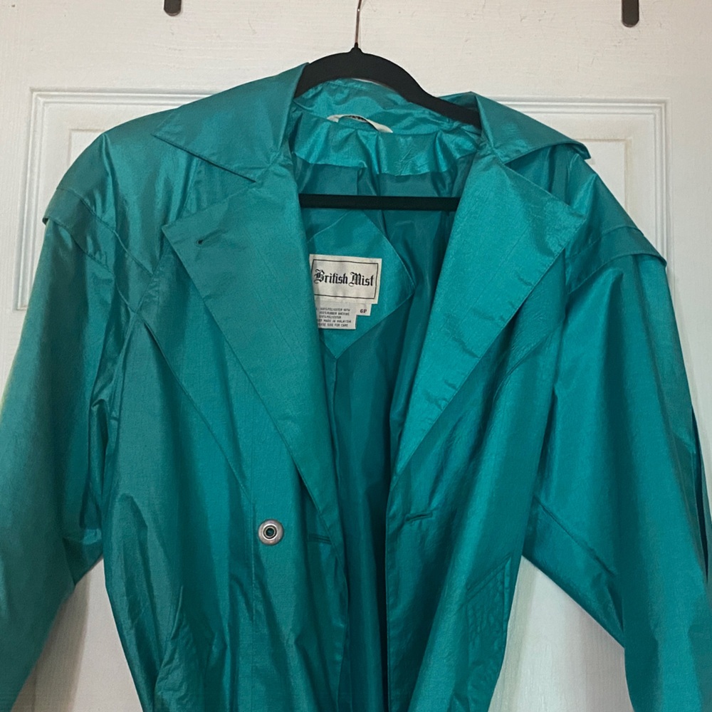 1980’s women’s teal British mist trenchcoat six petite - larger cut